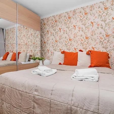 Grzybowska Lägenhet