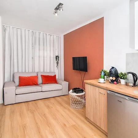Apartment Grzybowska *